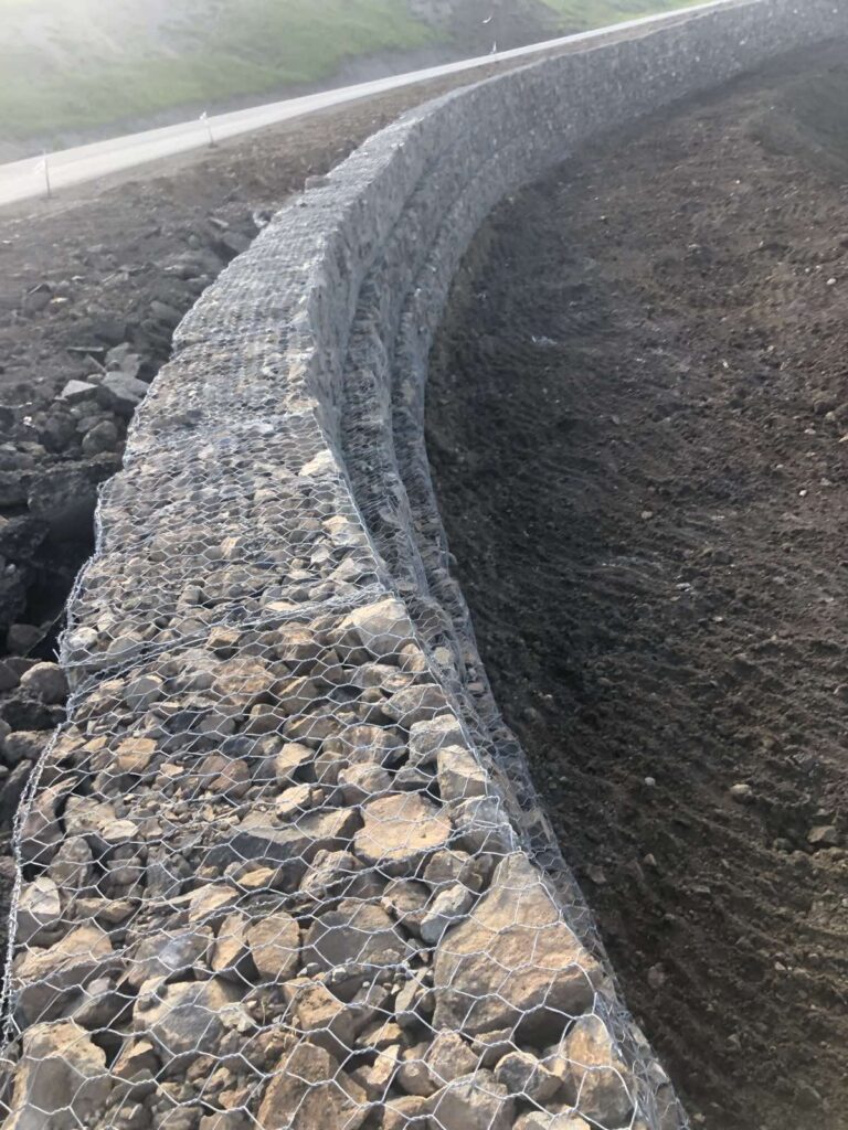 0-02-05-0bdd13ddec968454911e73959a648dee5a7e86a744be22885da8a5871ee5169e_5a4612d2c4683d2c