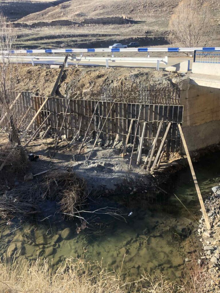 0-02-05-39610c0c9cdcbf40b9e8c7556fcb3cc16407276304781b21d57f89873a952486_8d4e229bc687f3ef