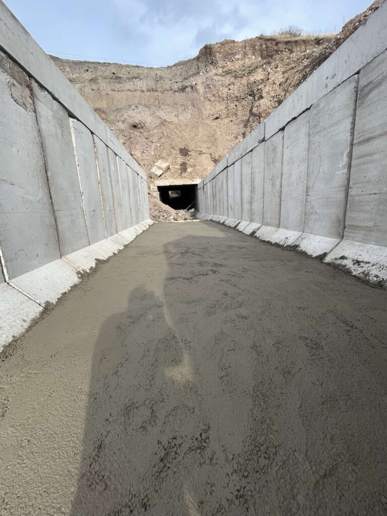 0-02-05-a3ddceed311730244b7286640bd3591bd09a0e8d6d91e3054b71a6243a97e442_2a4d8cfc1e06b559